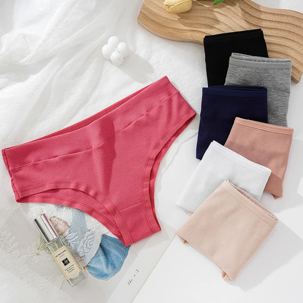 Sexy women's underwear made of pure cotton
